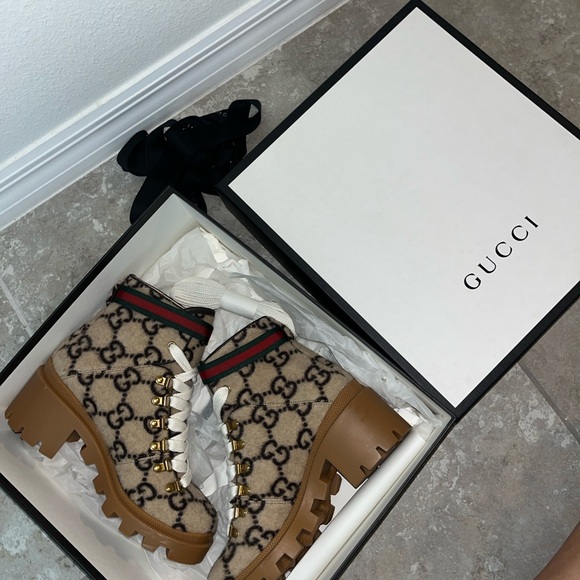 GUCCI BIG GG WOOL LACE UP COMBAT MOTO BOOTS - Picture 4 of 11